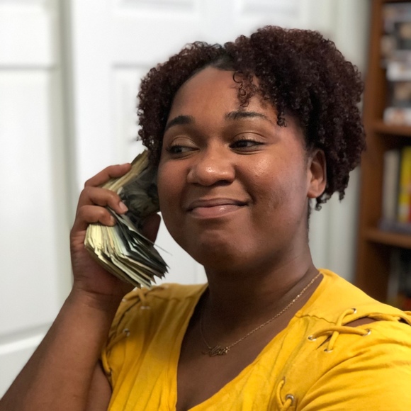 Meet your Posher, Alexis - Picture 1 of 1